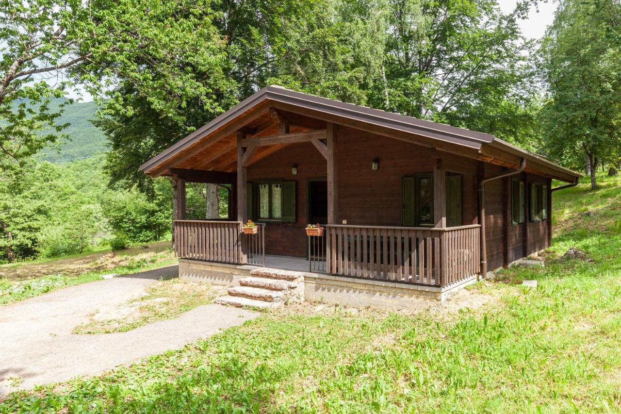 Villaggio Anemone - Chalet Anemone Capanne di Sillano Exterior foto